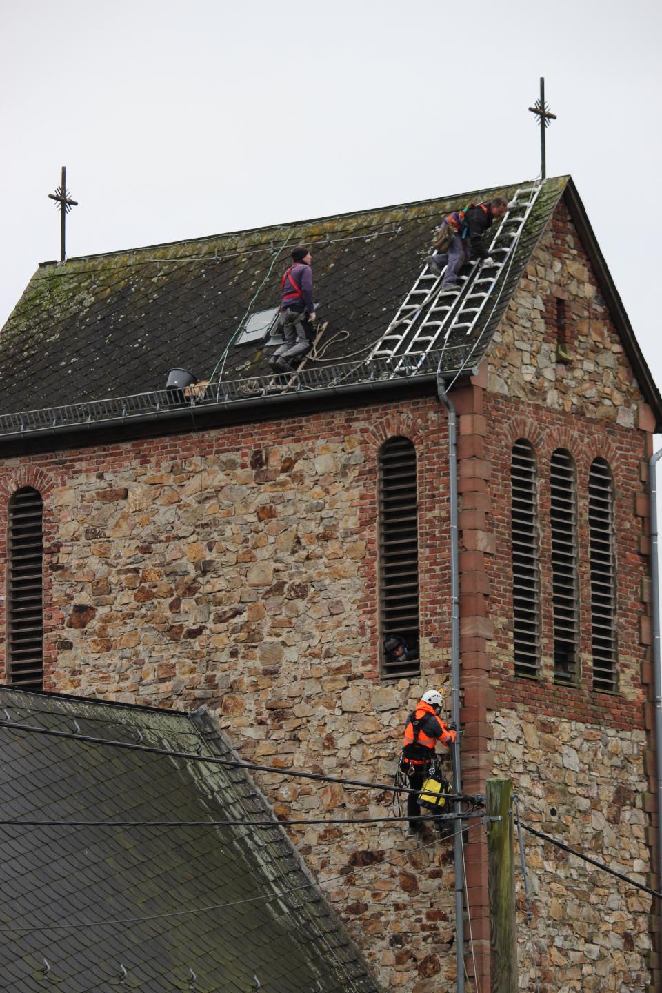 Blitzschutzarbeiten am Kirchturm